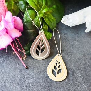 NWT A Tea Leaf Handmade Cutout Leaf Earrings
